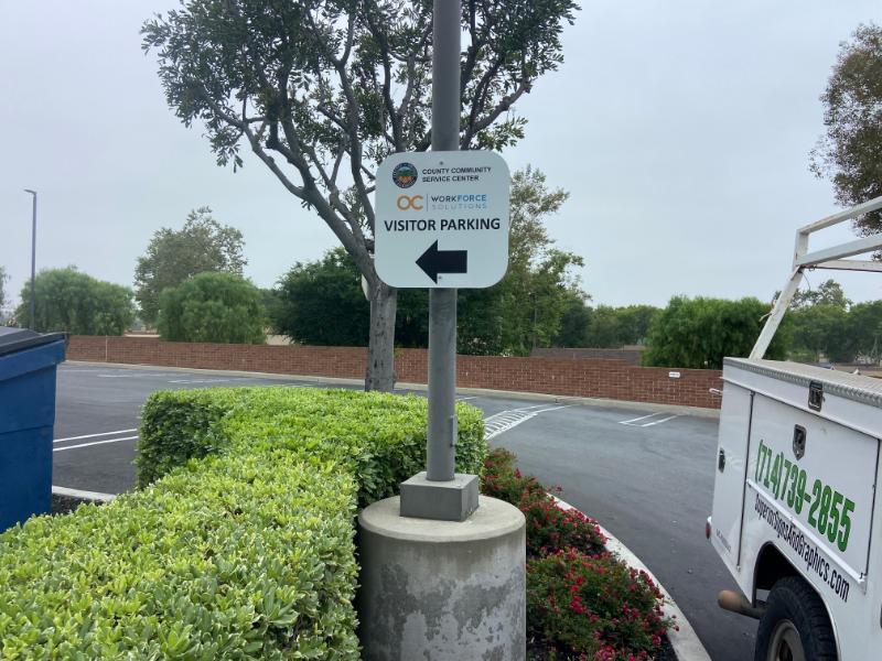 directional and wayfinding signs in orange county, ca
