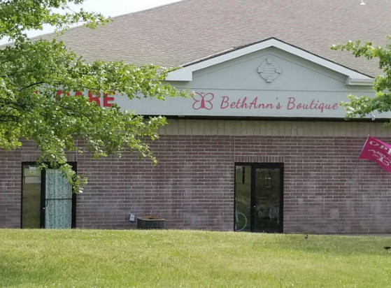 Strip mall rear letter building signs